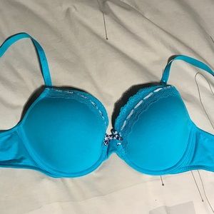 Victoria’s Secret Lightly Lined Bra 34D